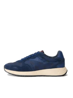 ARIA Sneakers