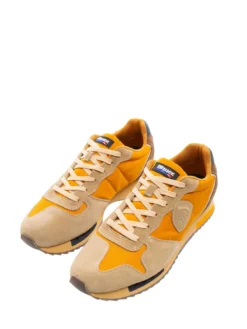 QUEENS Sneakers